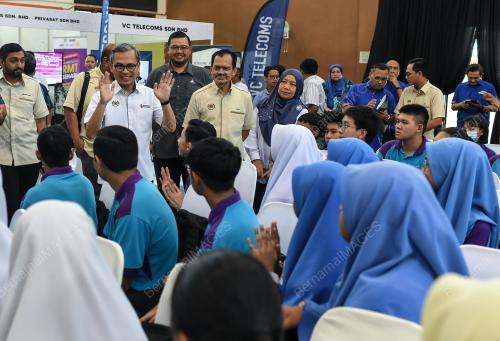 FAHMI FADZIL