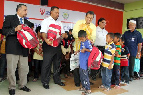 PR08_11122014_TNB_SEKOLAH