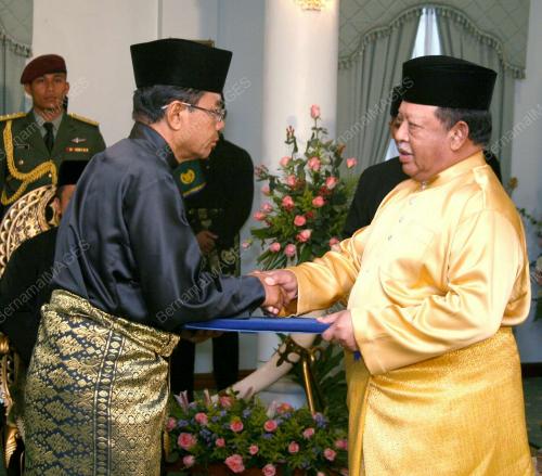 TUANKU SYED SIRAJUDDIN PUTRA JAMALULLAIL