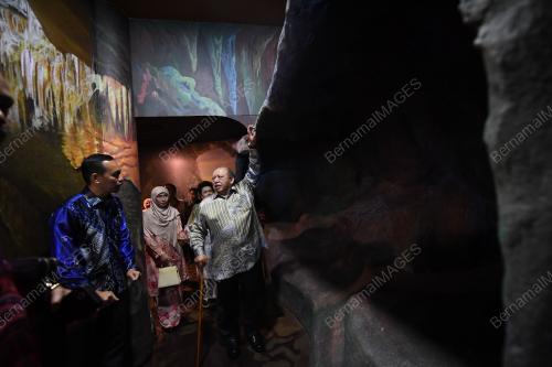 TUANKU SYED SIRAJUDDIN SYED PUTRA JAMALULLAIL