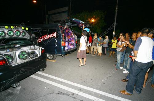 KANGAR FEST JADI TUMPUAN