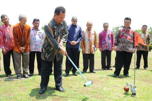 PR08_28042016_WOODBALL