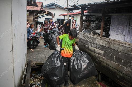 SAMPAH HANYUT