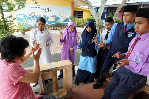 PR09_10092013_UPSR_KHAS