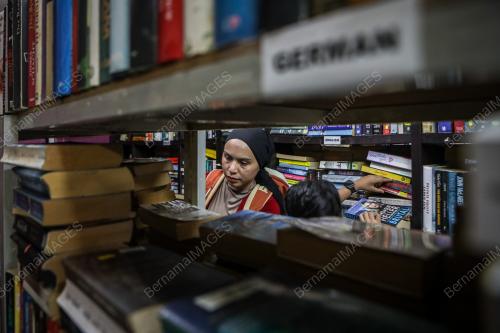 KEDAI BUKU TERPAKAI