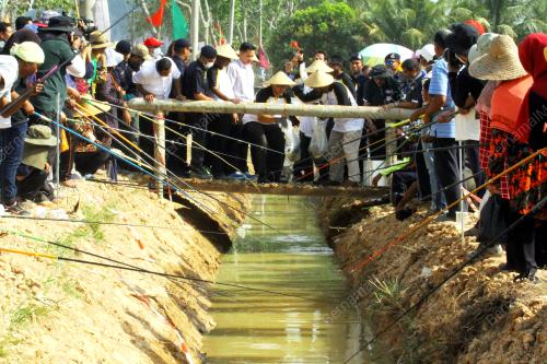 PR09_17032004_AZLAN_MAN