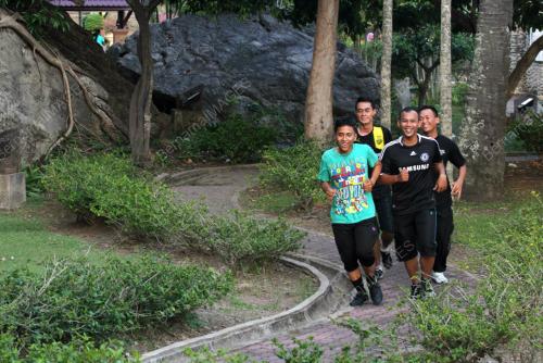 PR10_03052013_LARIAN