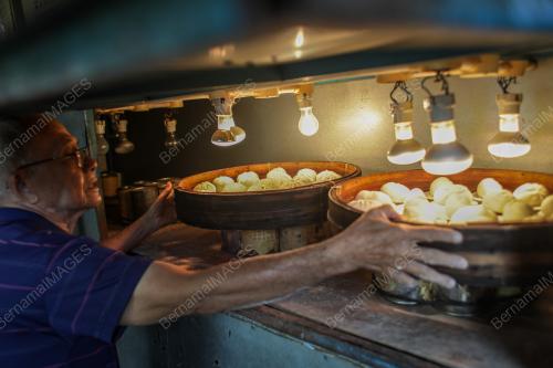 KUIH PAU TIGA GENERASI