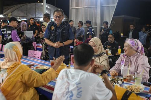 DATUK SERI DR DZULKEFLY AHMAD