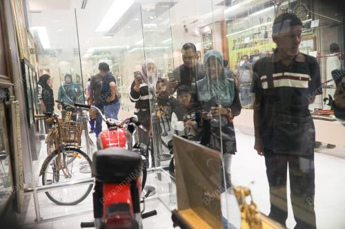 MALAM KILAUAN CAHAYA