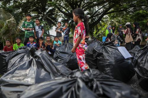 SAMPAH HANYUT