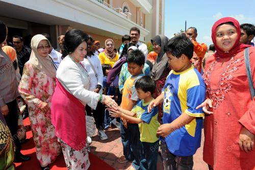 DATIN SERI ROSMAH MANSOR