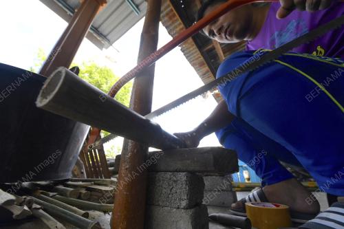 PELITA BULUH (PANJUT)