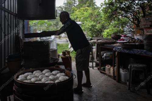 KUIH PAU TIGA GENERASI