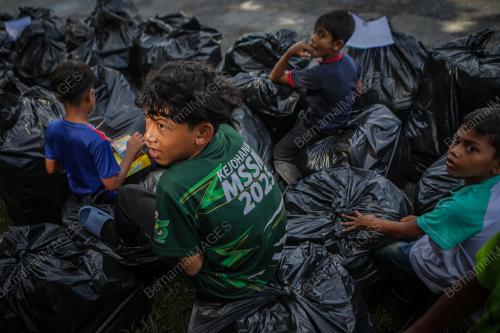 SAMPAH HANYUT
