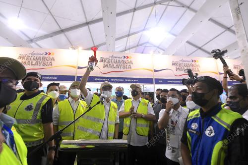 DATUK SERI ISMAIL SABRI YAAKOB