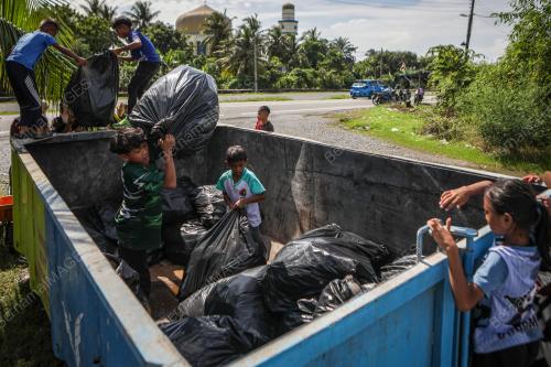 SAMPAH HANYUT