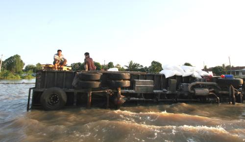 LORI_BANJIR