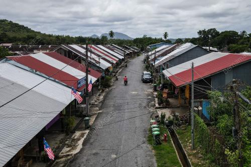 LOMBONG BIJIH TIMAH GUA KELAM