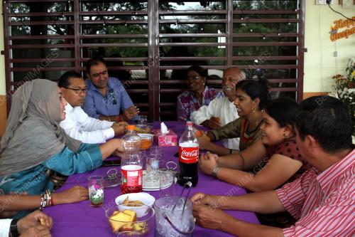 PR13_22102014_MB_DEEPAVALI