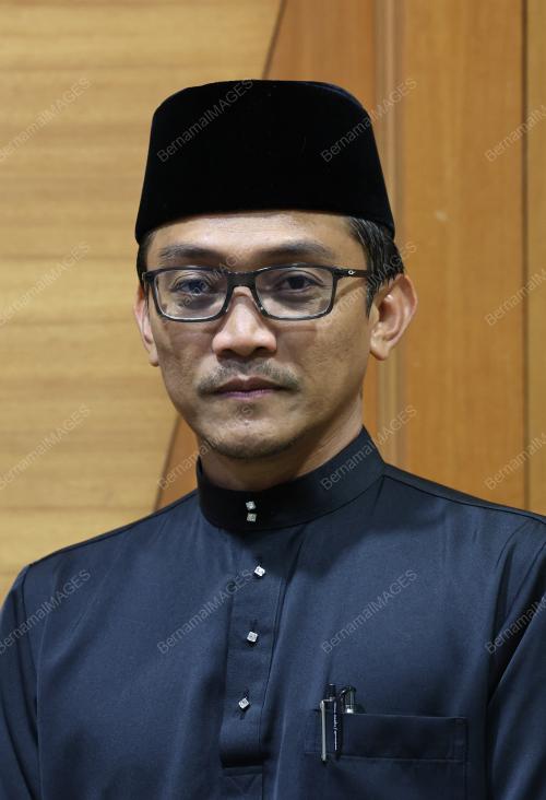 IZIZAM IBRAHIM
