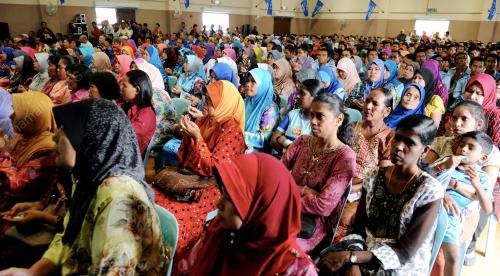PR17_07022013_ORANG_RAMAI