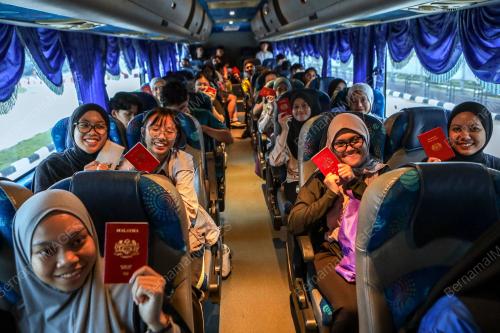 PELAJAR MALAYSIA TERKANDAS BANJIR DI THAILAND