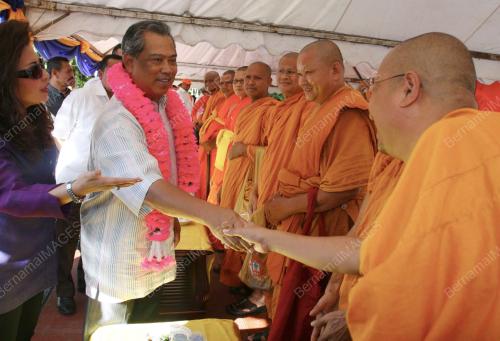 TAN SRI MUHYIDDIN YASSIN