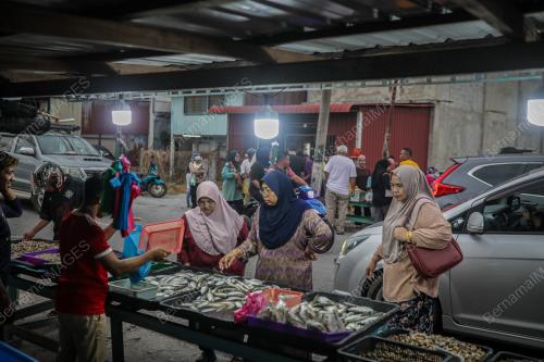 PASAR IKAN KUALA SUNGAI BARU