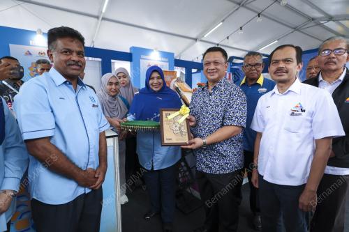 TUANKU FAIZUDDIN PUTRA JAMALULLAIL