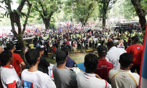 PENAMAAN CALON