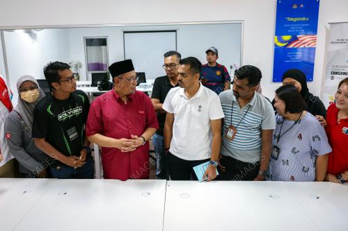 DR JOOHARI ARIFFIN