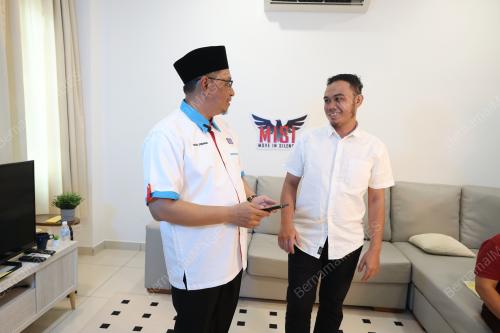 DR JOOHARI ARIFFIN