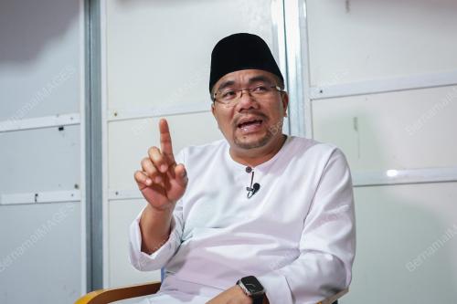 DATUK AMIZAR ABU ADAM