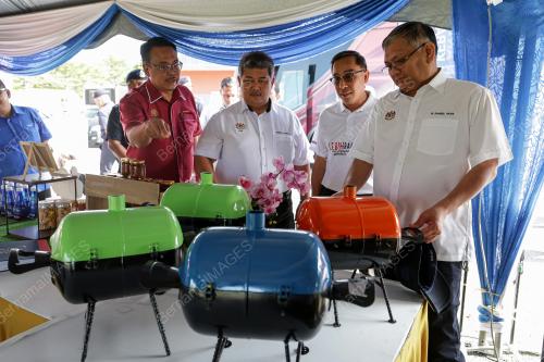 DATUK SERI DR SHAMSUL ANUAR NASARAH