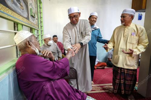 DR JOOHARI ARIFFIN