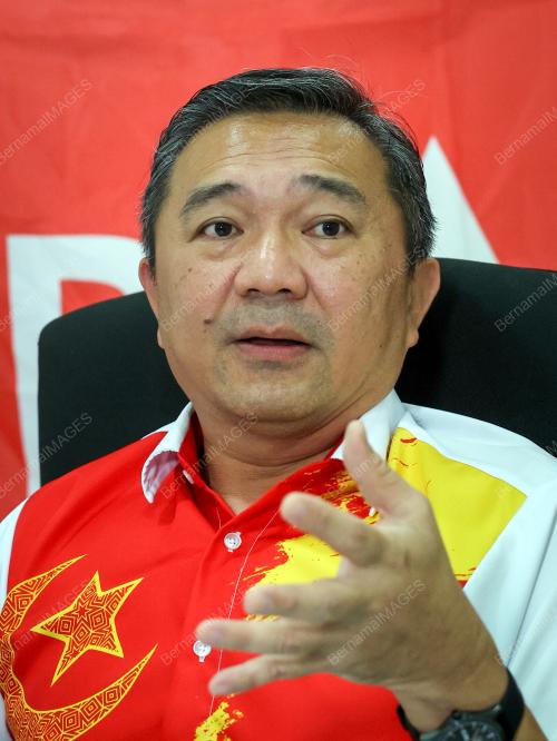NG ZHE HAN