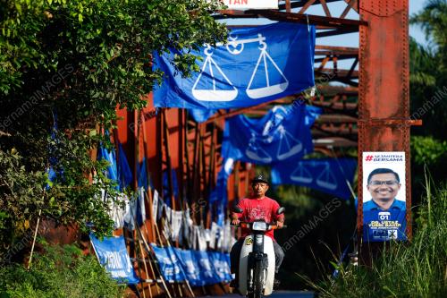 TINJAUAN BENDERA PARTI