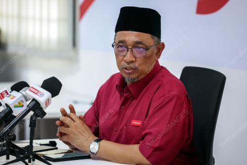 DR JOOHARI ARIFFIN