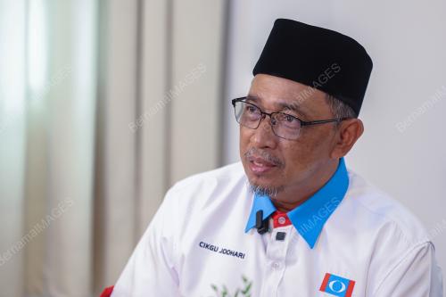 DR JOOHARI ARIFFIN