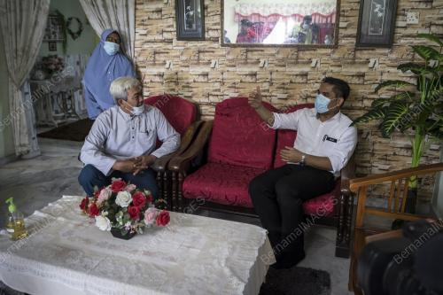 DR MOHD RADZI MD JIDIN