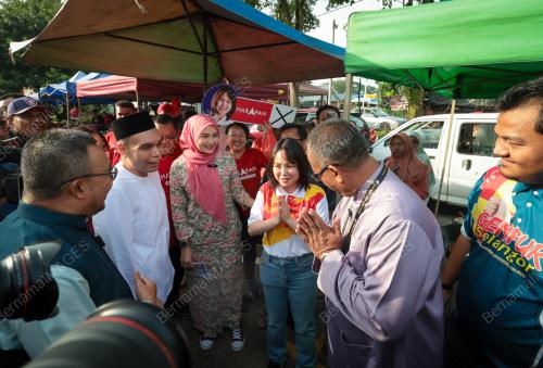 CALON KERAJAAN PERPADUAN BERKEMPEN