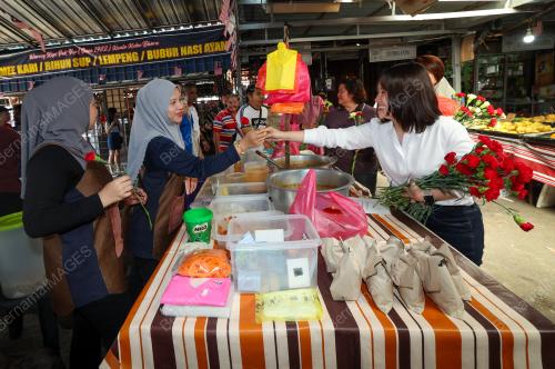 ADUN KKB PANG SOCK TAO RAMAH MESRA DI PASAR KKB