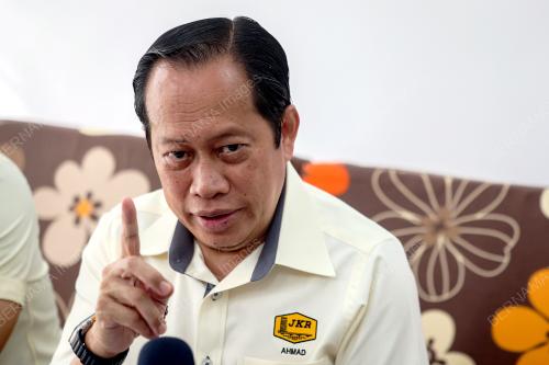 DATUK SERI AHMAD MASLAN