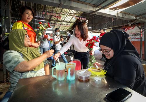 ADUN KKB PANG SOCK TAO RAMAH MESRA DI PASAR KKB