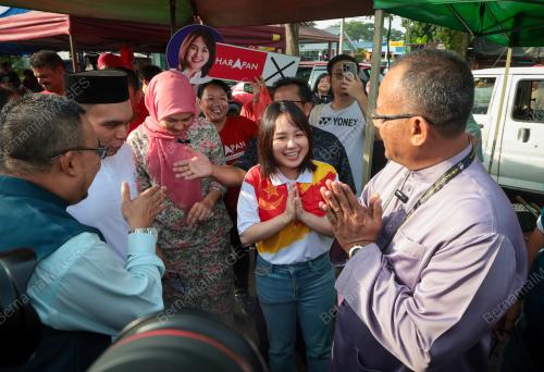 CALON KERAJAAN PERPADUAN BERKEMPEN