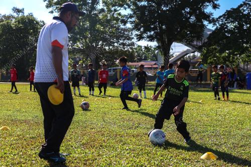 KELAB BOLA SEPAK MADANI