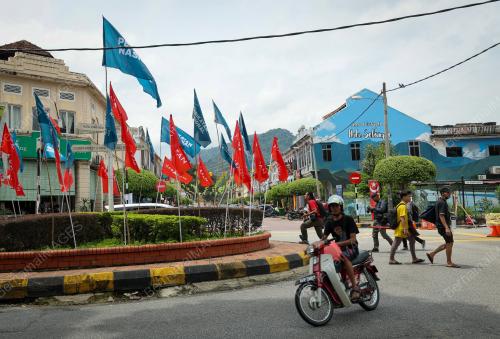 PERANG BENDERA PRK DUN KKB