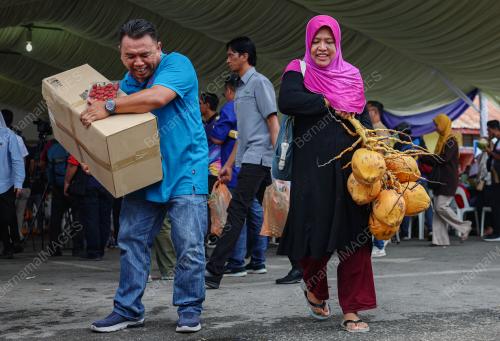 KARNIVAL BUAH-BUAHAN BENTONG