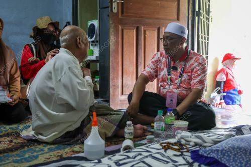 DR JOOHARI ARIFFIN